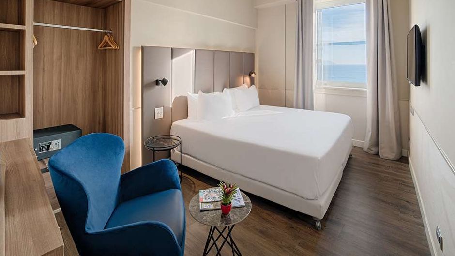 NH Napoli Panorama Room