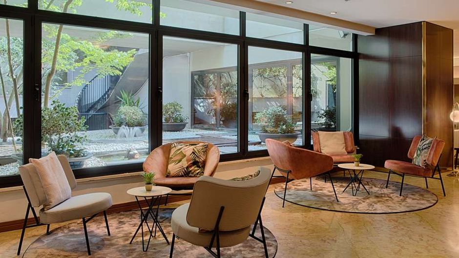 NH Roma Villa Carpegna Lobby