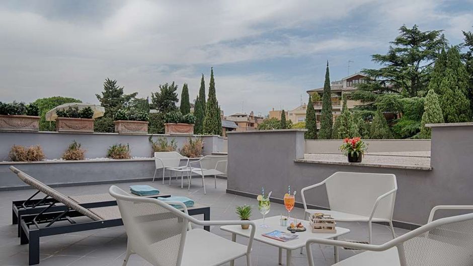 NH Roma Villa Carpegna Exterior