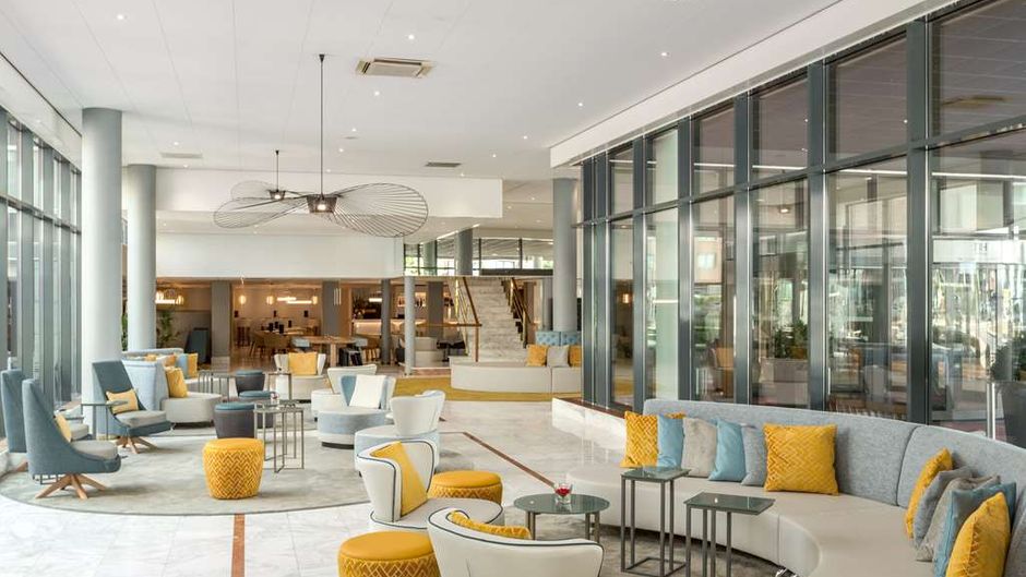 NH Amsterdam Schiphol Airport Lobby