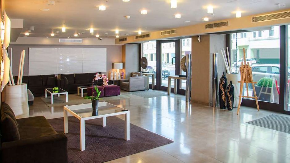 NH Poznan Lobby
