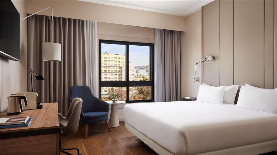 NH Lisboa Campo Grande Room