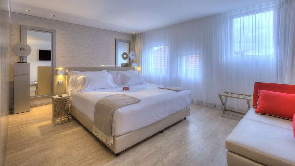 NH Collection Porto Batalha Room