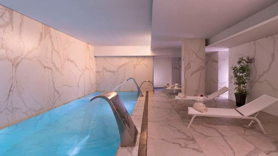 NH Collection Porto Batalha Pool