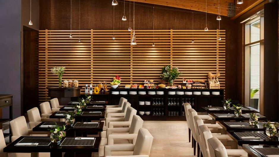 NH Alcorcon Restaurant