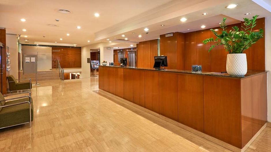 NH Barcelona Eixample Lobby