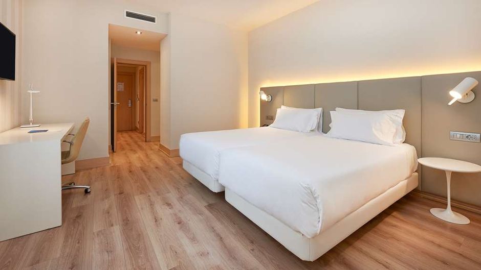 NH Bilbao Deusto Room