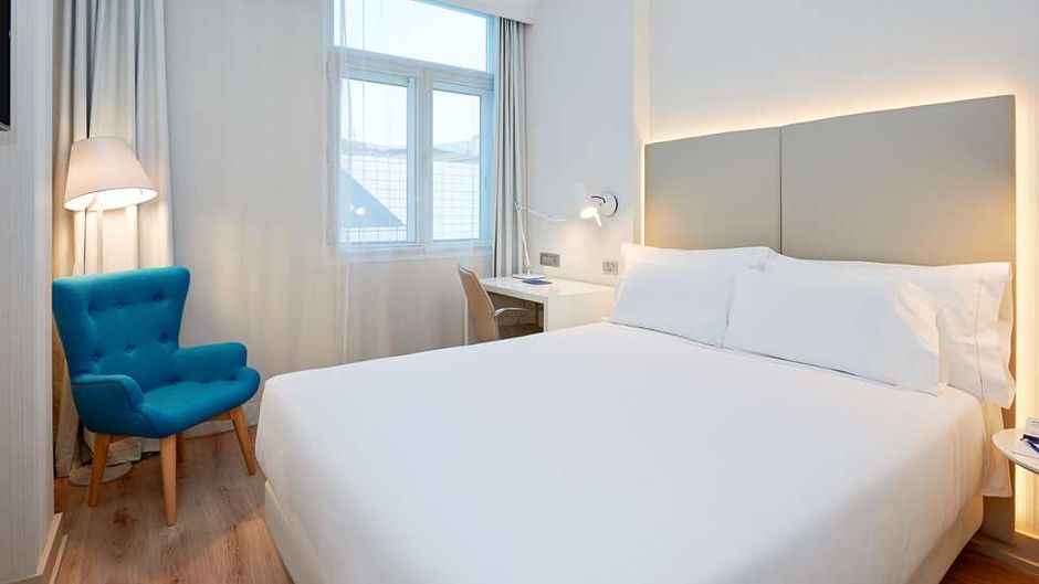 NH Bilbao Deusto Room