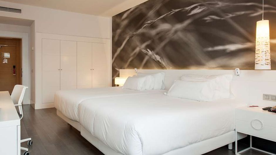 NH Collection Villa de Bilbao Room