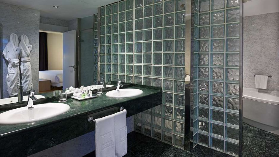 NH Collection Villa de Bilbao Room