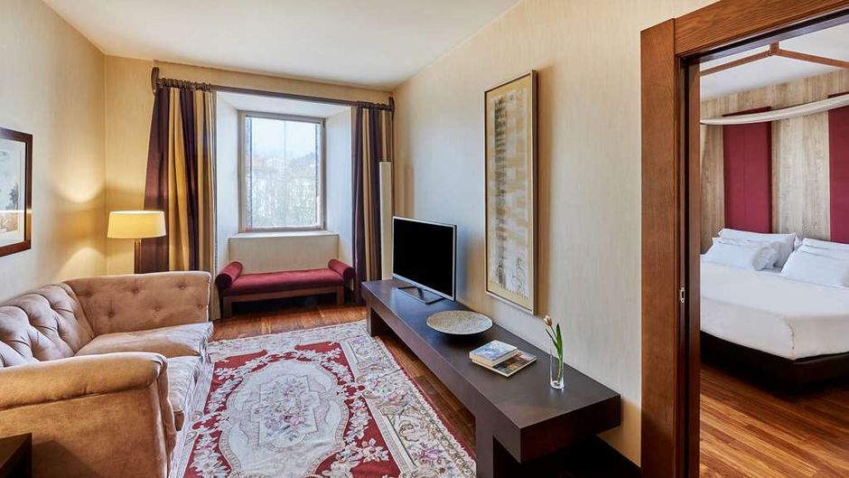 NH Collection Palacio de Burgos Room