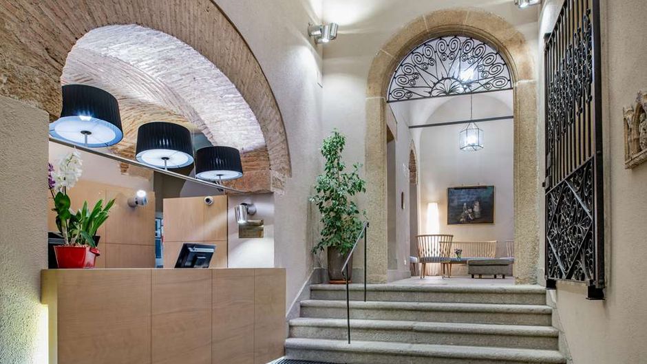 NH Collection Caceres Palacio de Oquendo Lobby