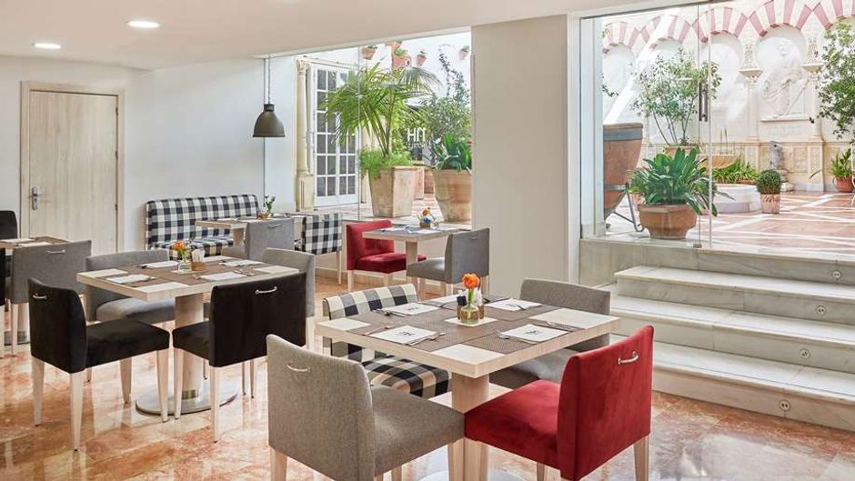NH Cordoba Califa Restaurant