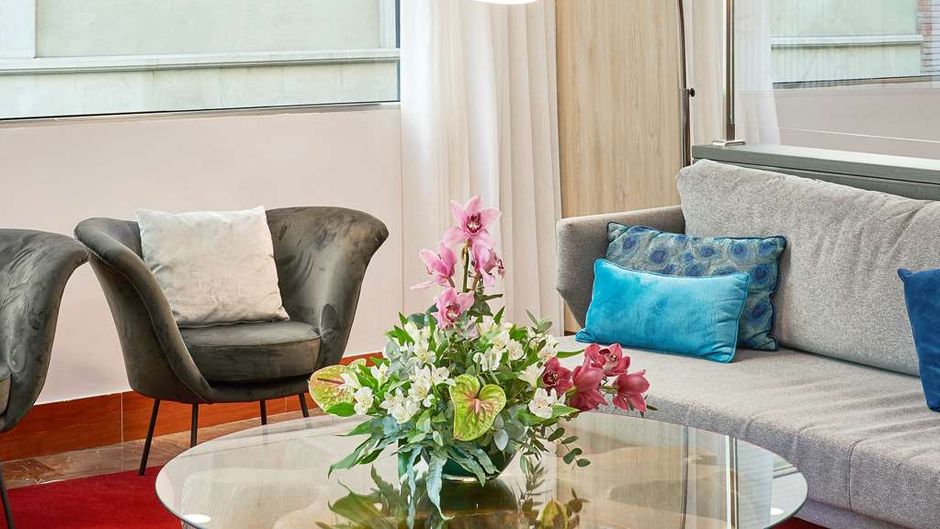 NH Cordoba Califa Lobby