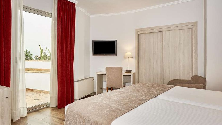 NH Cordoba Califa Room