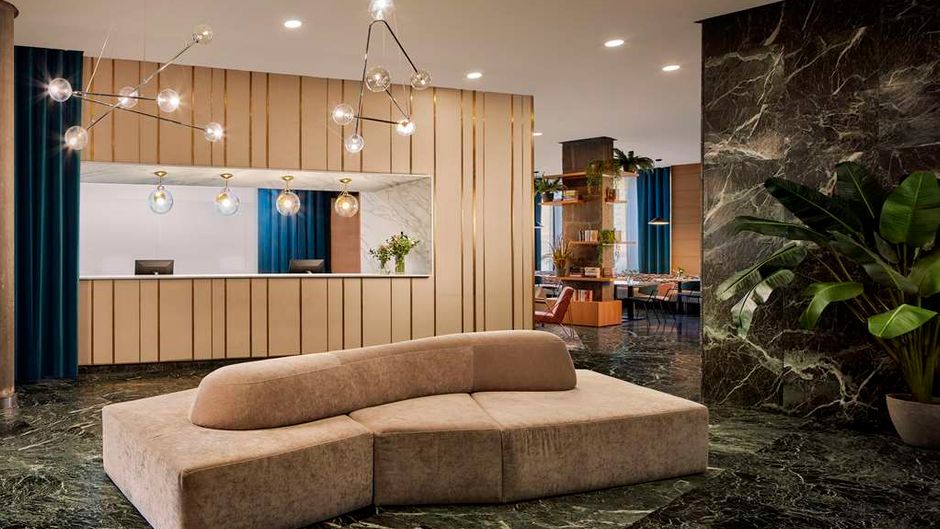NH Ciudad de Cuenca Lobby