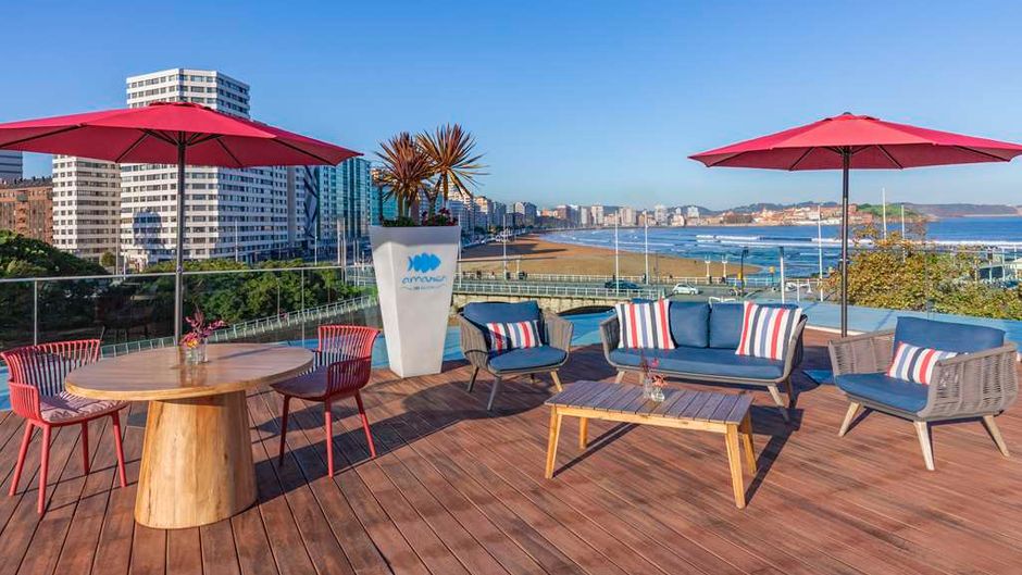 NH Gijon Pool
