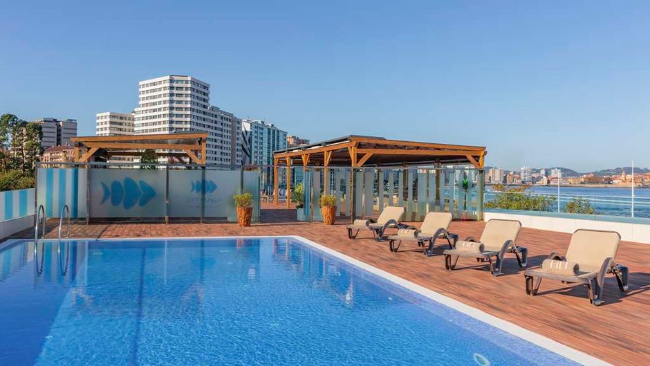 NH Gijon Pool