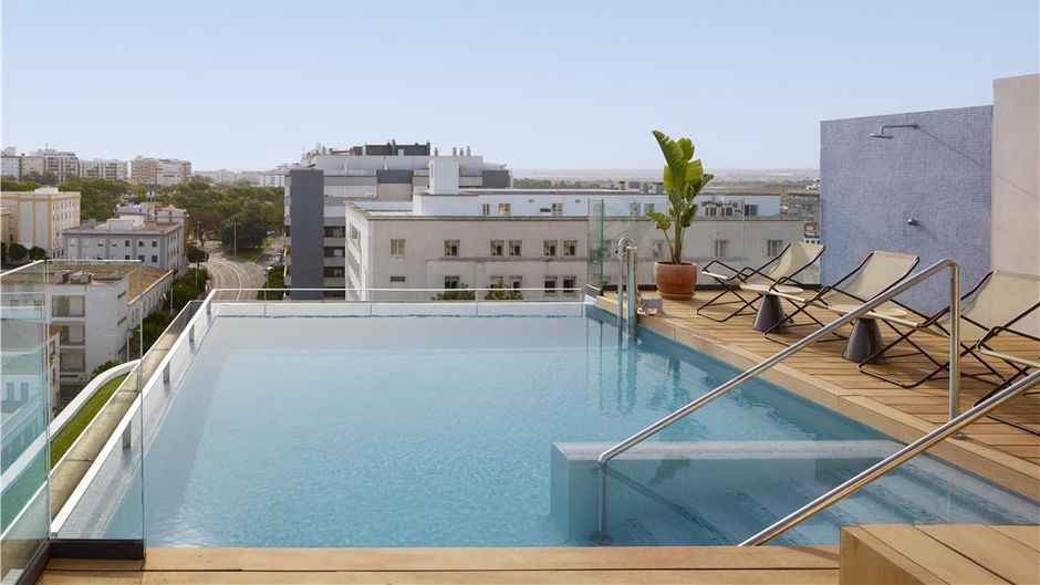 NH Luz Huelva Pool