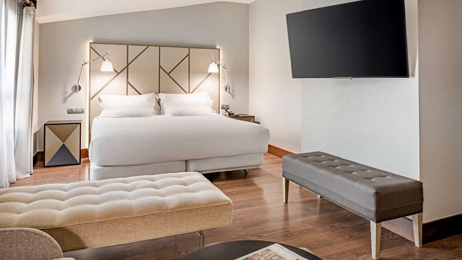 NH Collection Leon Plaza Mayor Room