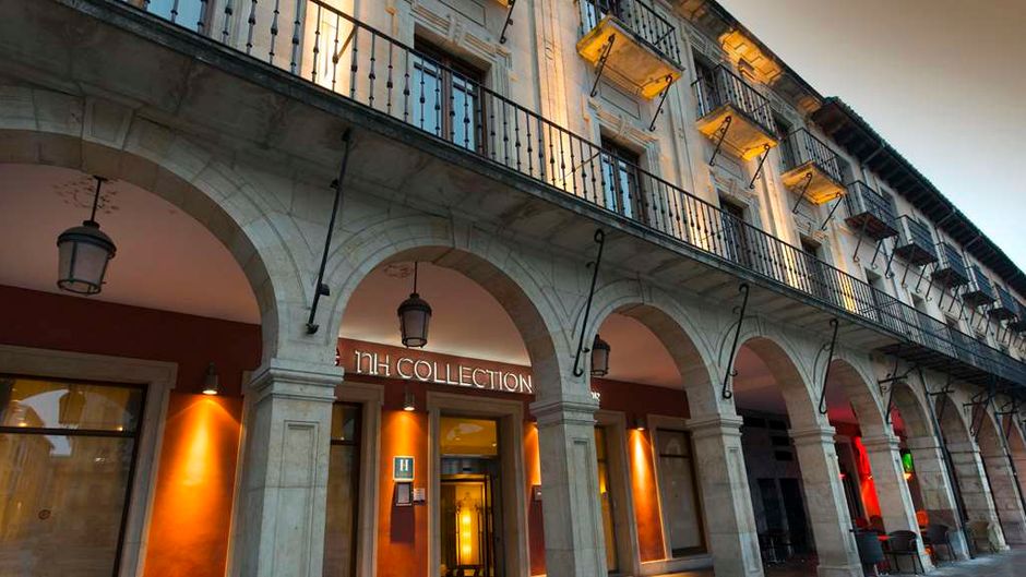 NH Collection Leon Plaza Mayor Exterior