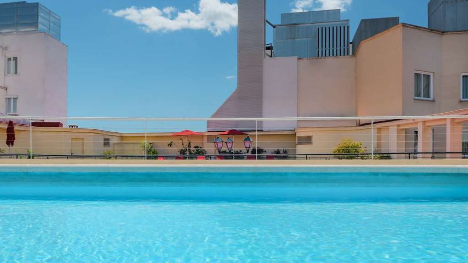 NH Collection Madrid Colon Pool