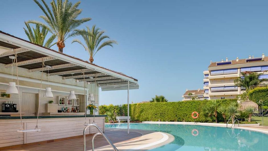 NH Collection Marbella Pool
