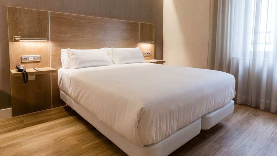 NH Oviedo Principado Room