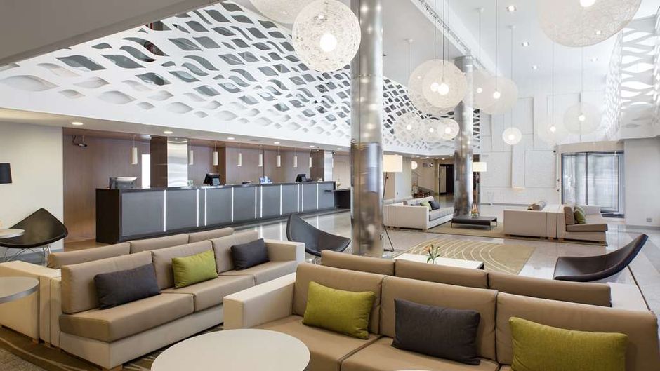 NH Hotel Iruna Park Lobby