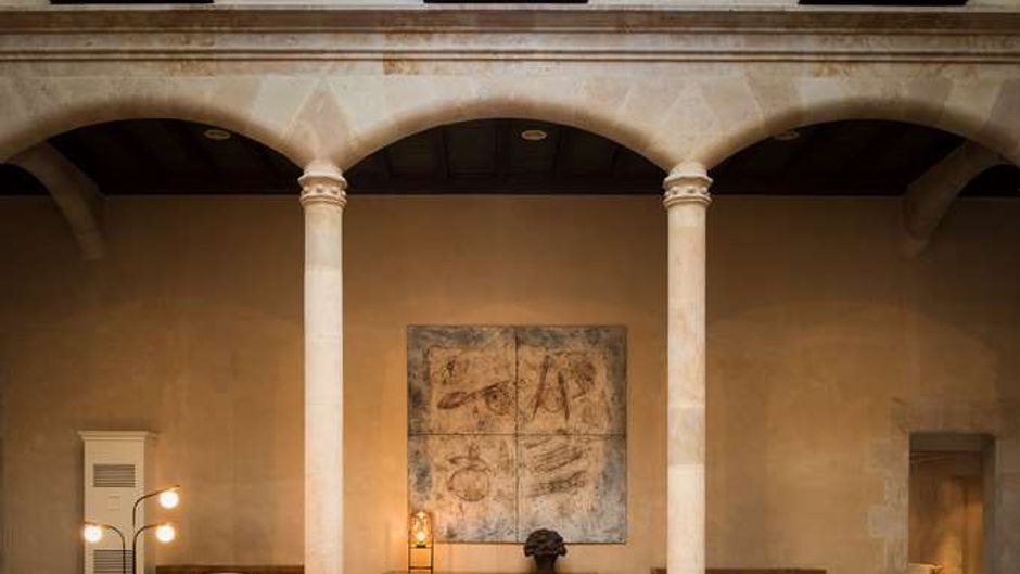 NH Salamanca Palacio de Castellanos Lobby