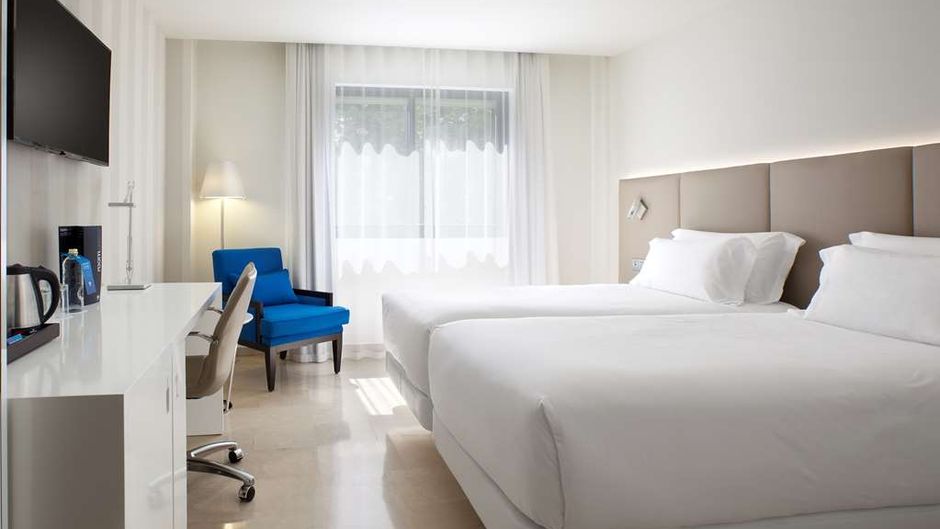 NH Ciudad de Santander Room