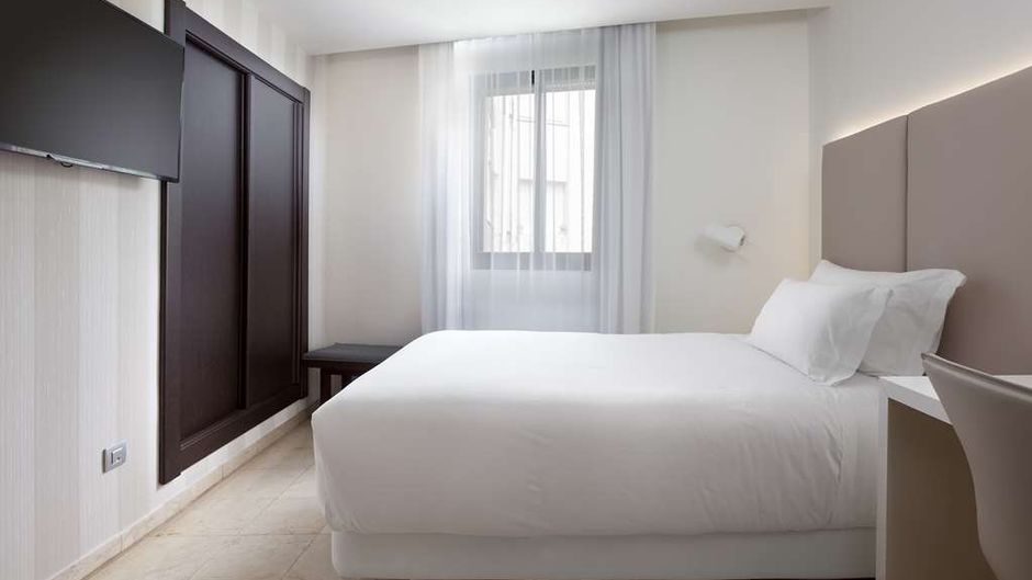 NH Ciudad de Santander Room