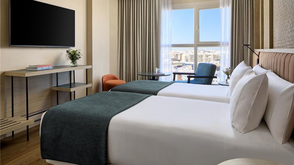 NH Valencia Center Room