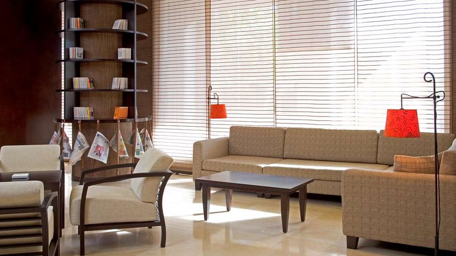 NH Valladolid Balago Lobby