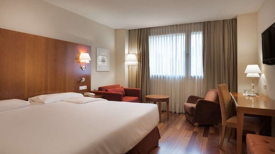 NH Zamora Palacio del Duero Room