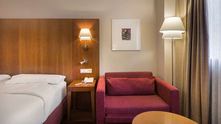 NH Zamora Palacio del Duero Room