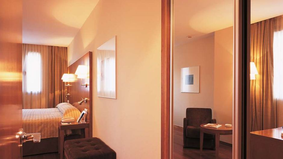 NH Zamora Palacio del Duero Room