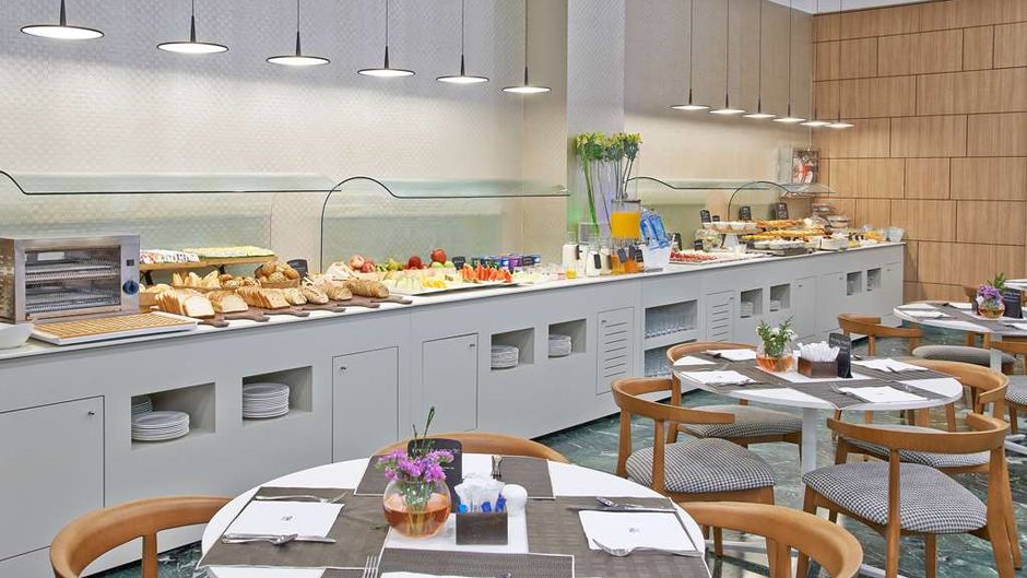 NH Ciudad de Zaragoza Restaurant