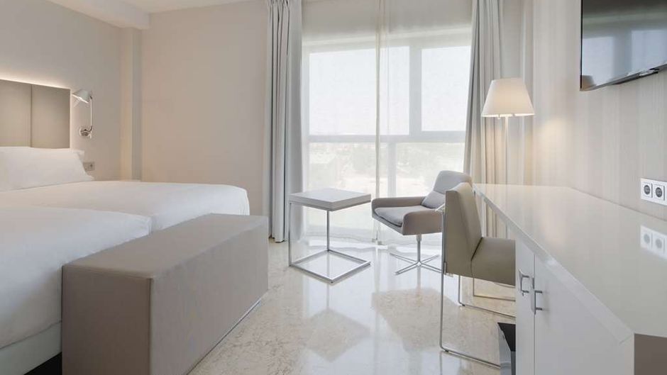 NH Ciudad de Zaragoza Room