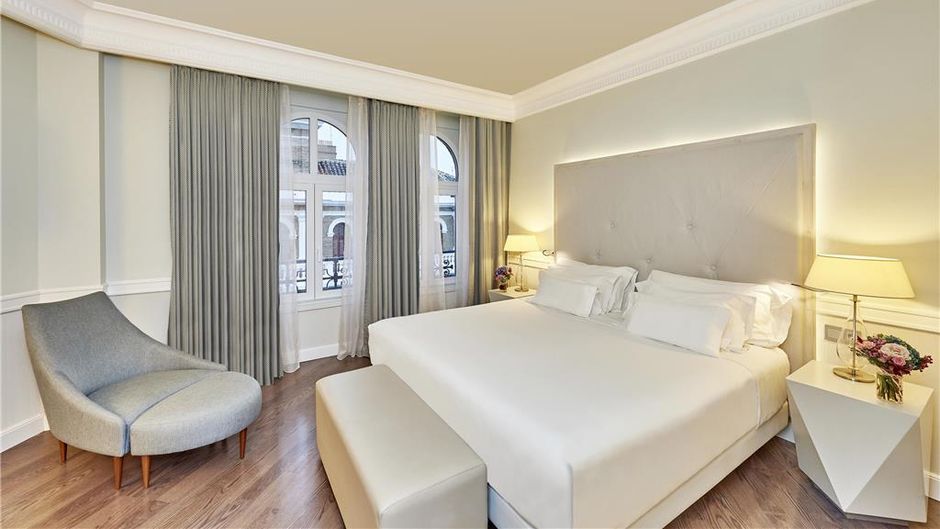 NH Collection Gran Hotel de Zaragoza Suite
