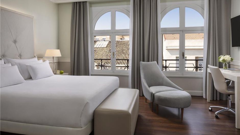 NH Collection Gran Hotel de Zaragoza Room