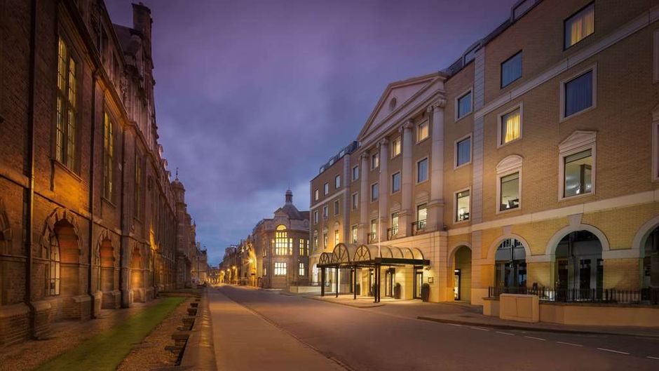 Hilton Cambridge City Centre Exterior