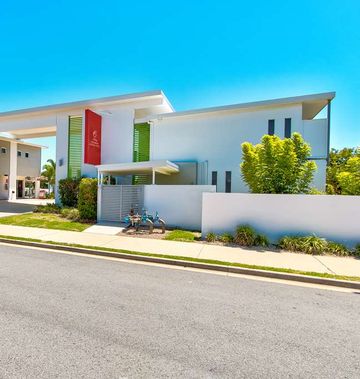 Mackay Oceanside Central Hotel