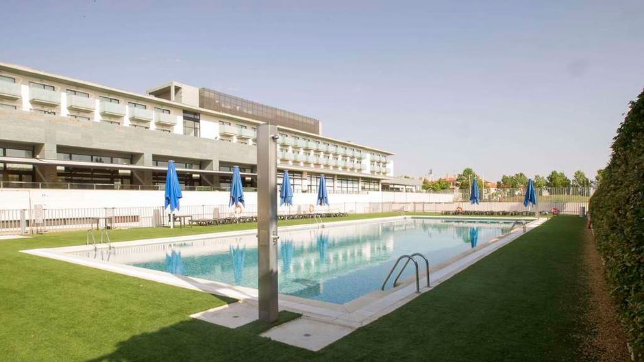 Occidental Aranjuez Pool