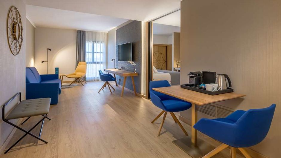 Barcelo Caceres V Centenario Suite