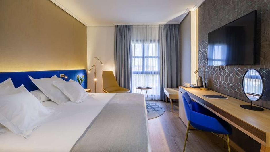 Barcelo Caceres V Centenario Room
