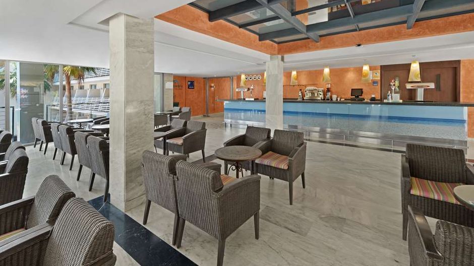 Occidental Cala Vinas Restaurant