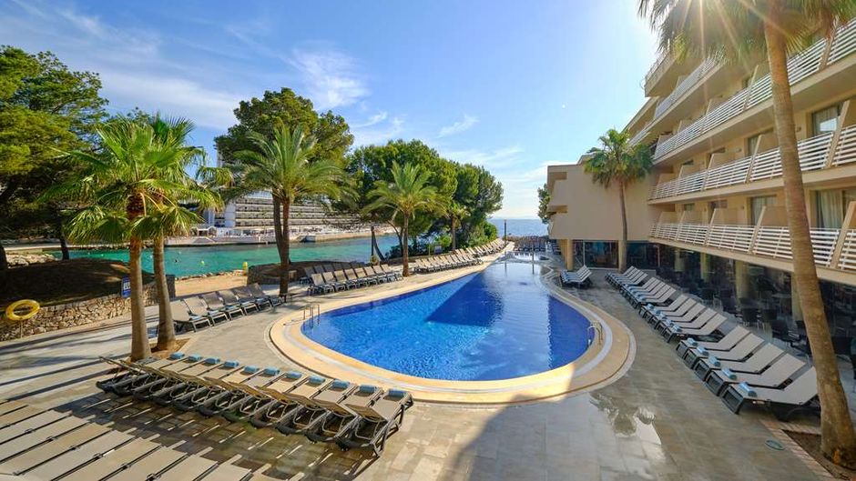Occidental Cala Vinas Exterior