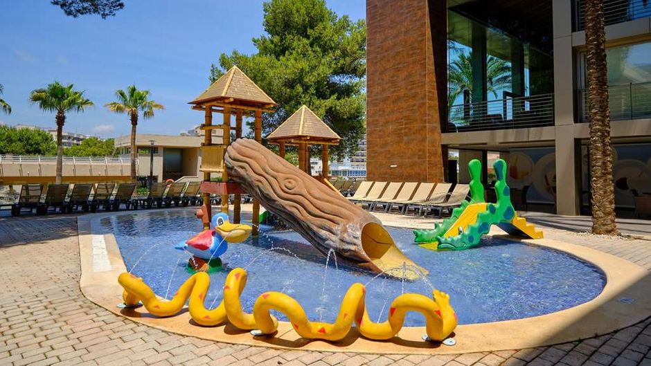 Occidental Cala Vinas Pool