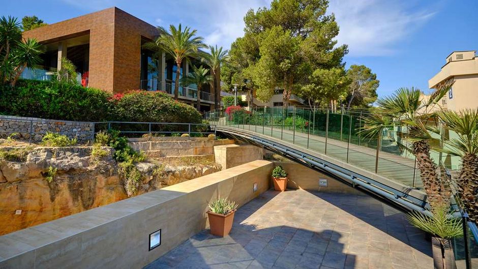 Occidental Cala Vinas Exterior